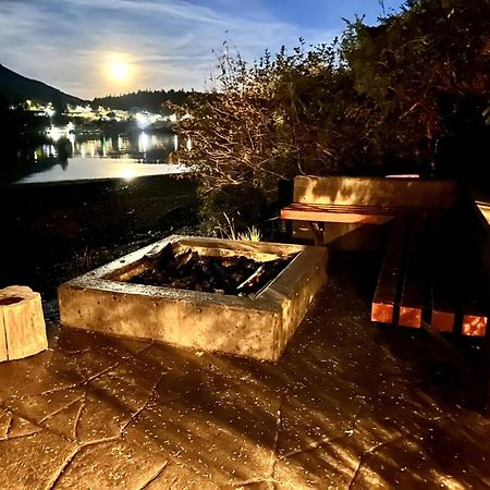 Private Room On Waterfront Property With Hot Tub Firepit - Sea Esta Ucluelet Luaran gambar