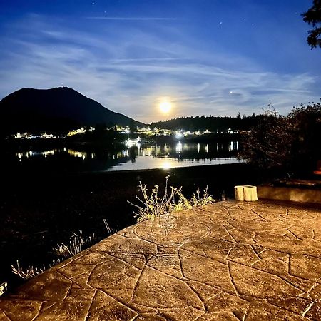 Private Room On Waterfront Property With Hot Tub Firepit - Sea Esta Ucluelet Luaran gambar