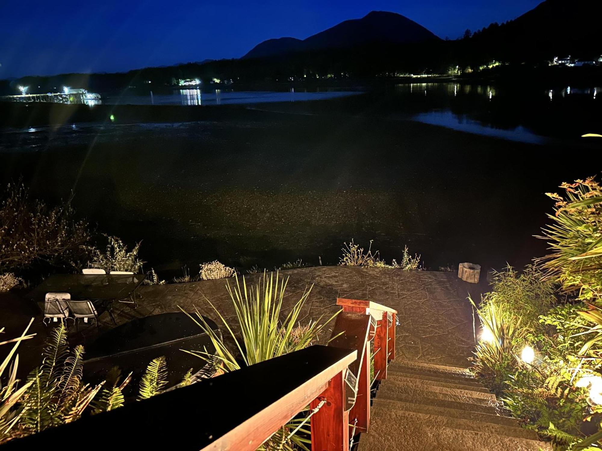 Private Room On Waterfront Property With Hot Tub Firepit - Sea Esta Ucluelet Luaran gambar