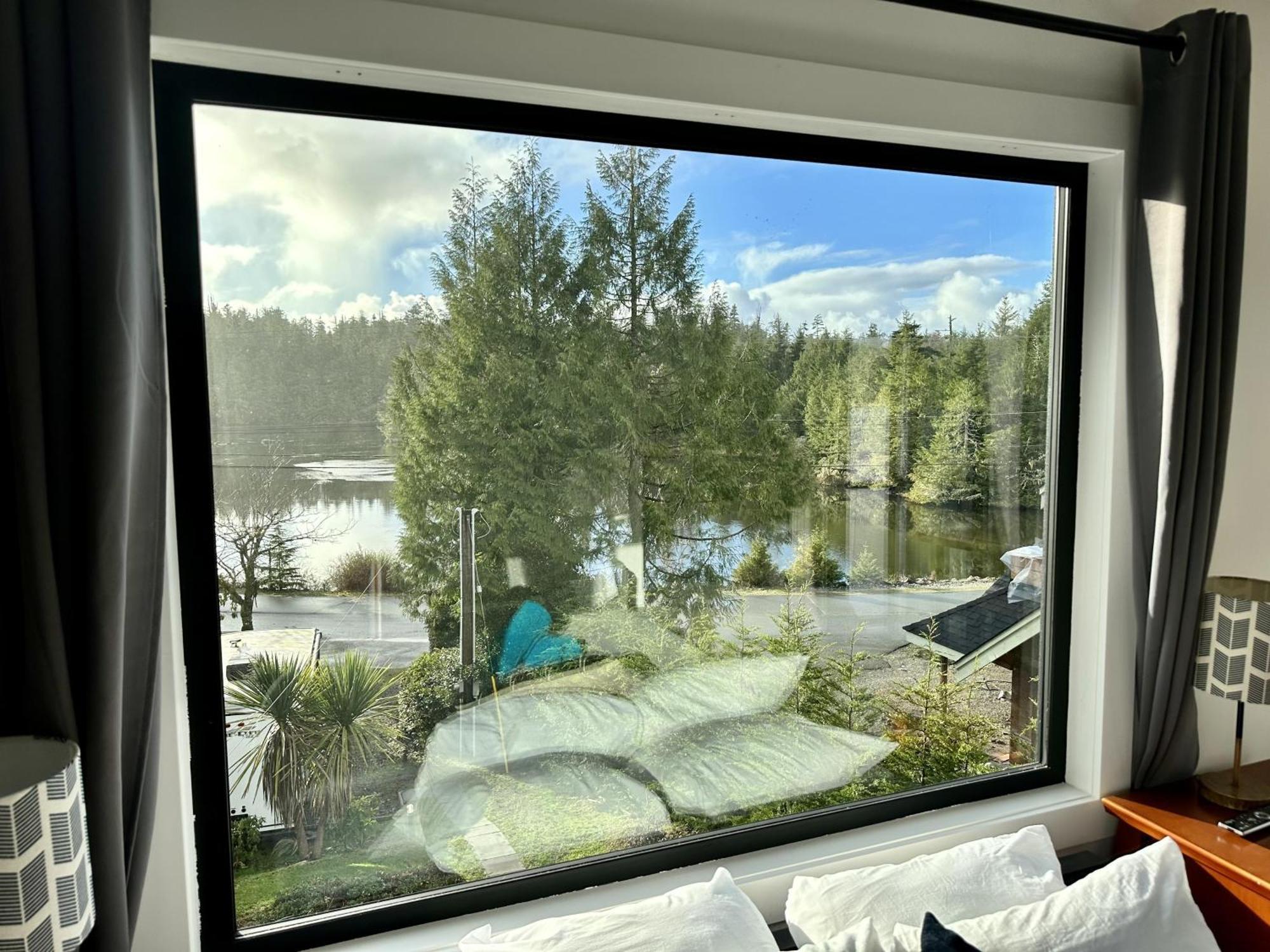 Private Room On Waterfront Property With Hot Tub Firepit - Sea Esta Ucluelet Luaran gambar