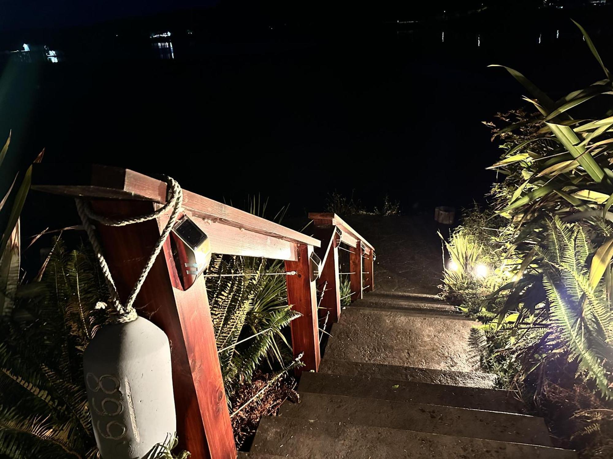 Private Room On Waterfront Property With Hot Tub Firepit - Sea Esta Ucluelet Luaran gambar