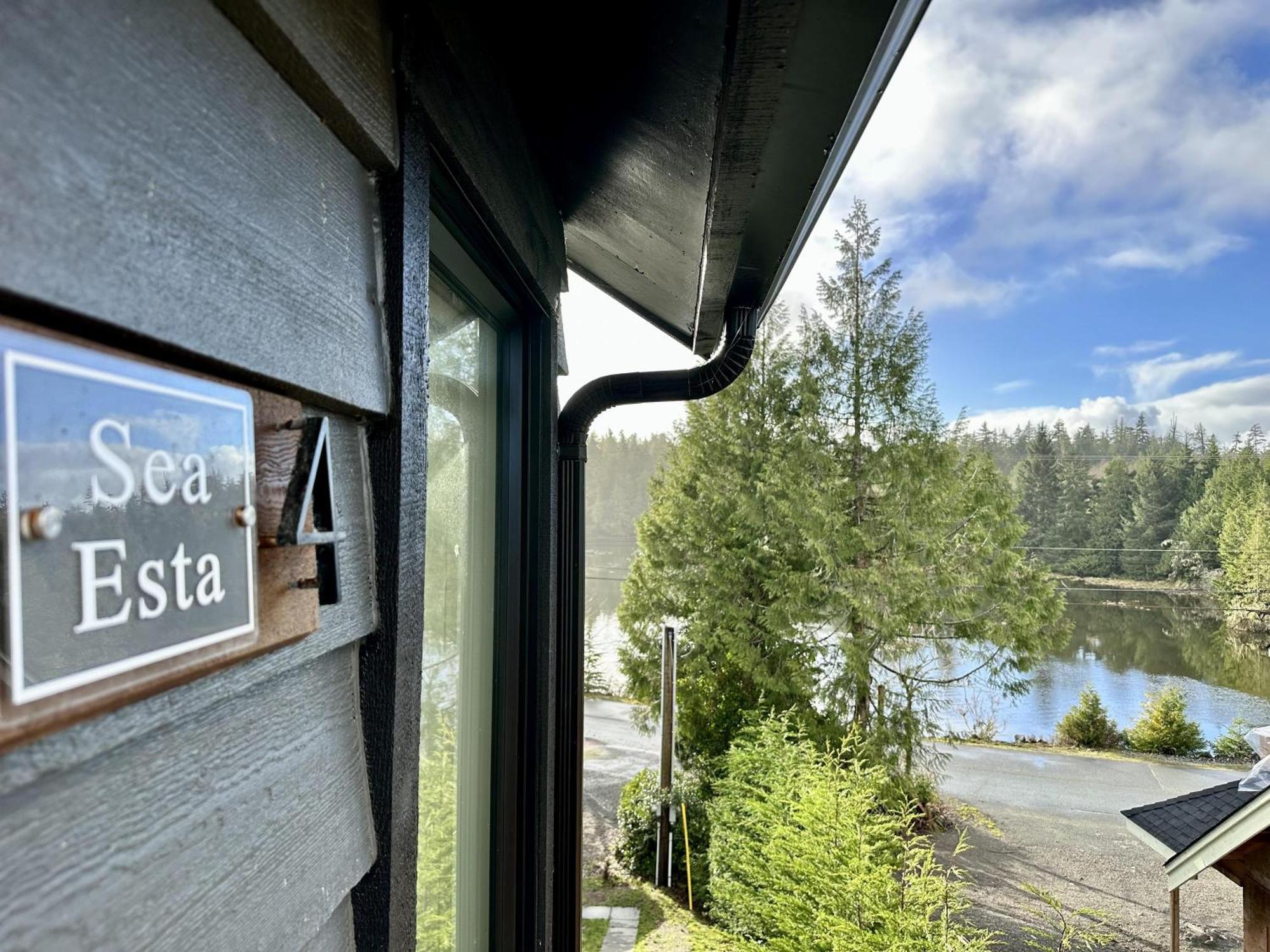 Private Room On Waterfront Property With Hot Tub Firepit - Sea Esta Ucluelet Luaran gambar